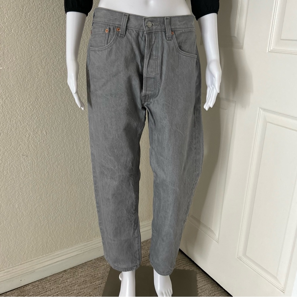 Men’s 501 Gray Wash Button Fly Straight Leg denim jeans size 34